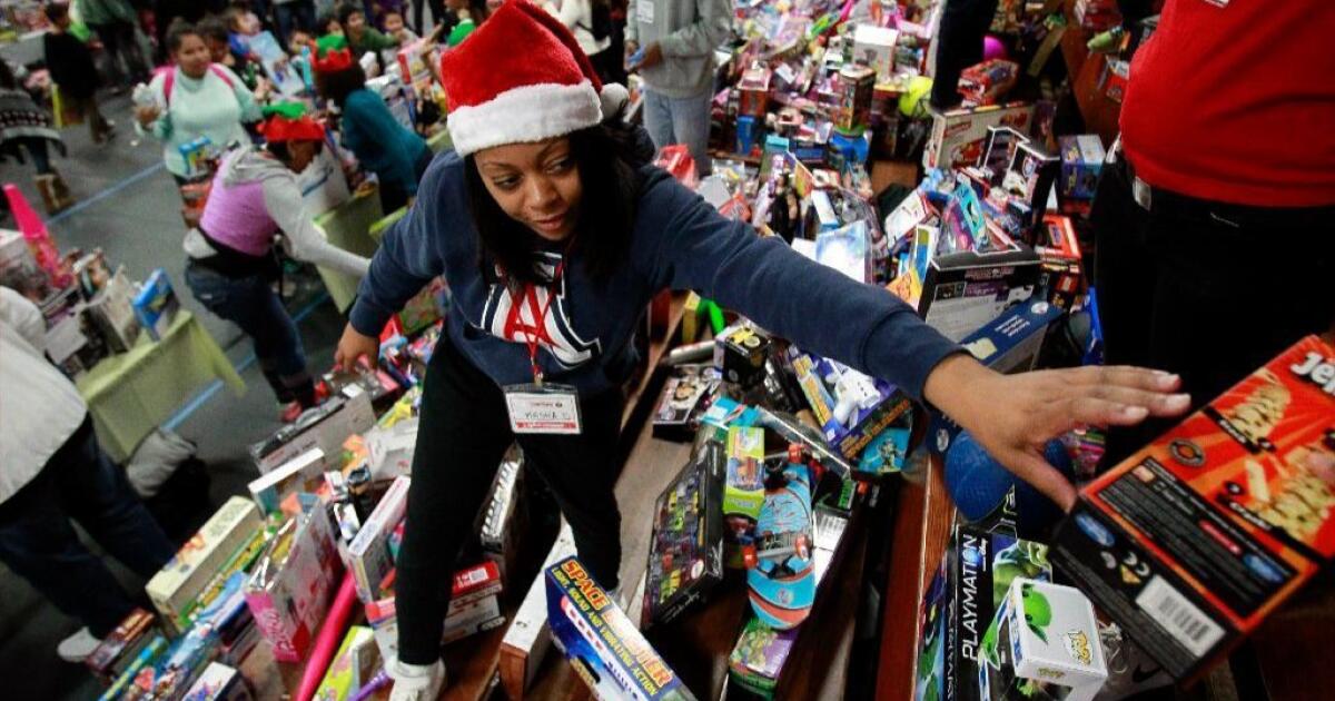 24,000 toys and a lot of smiles at Toys for Joy - The San Diego